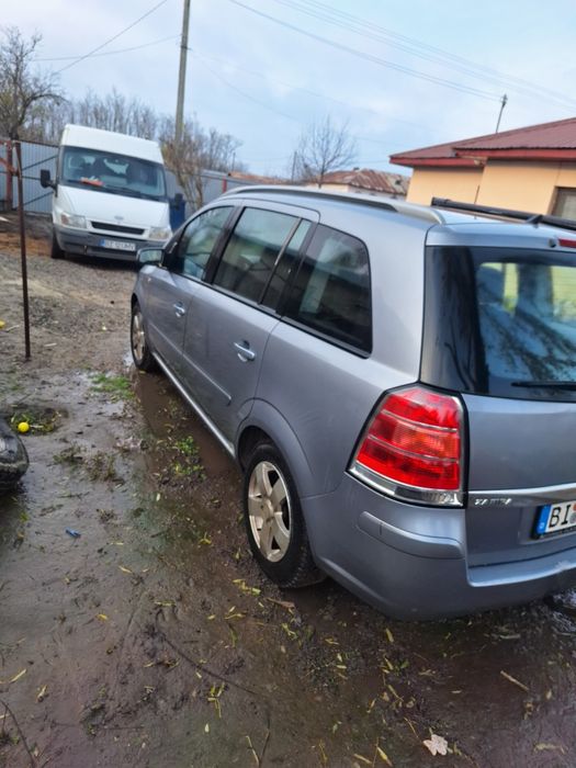Opel Zafira 7 locuri