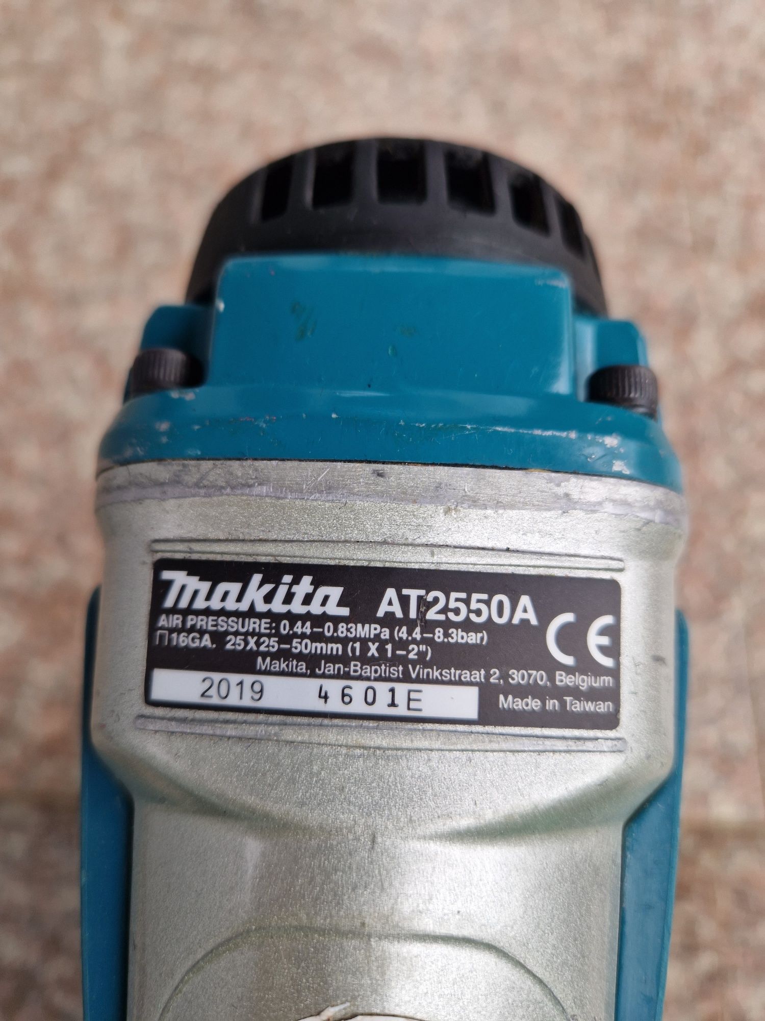 Makita capsator pneumatic