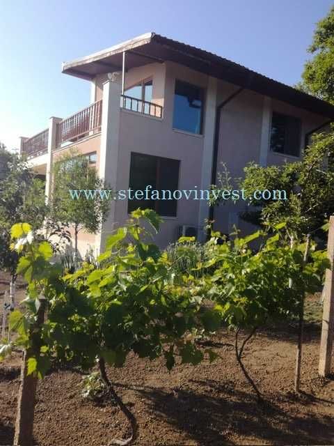 Къща в село Господиново до гр. Бяла / Варна Област