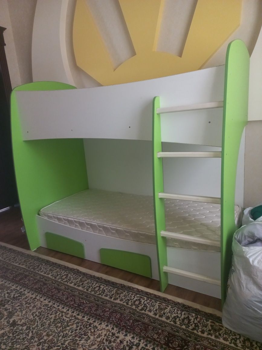 Продам детский спални гарнитур