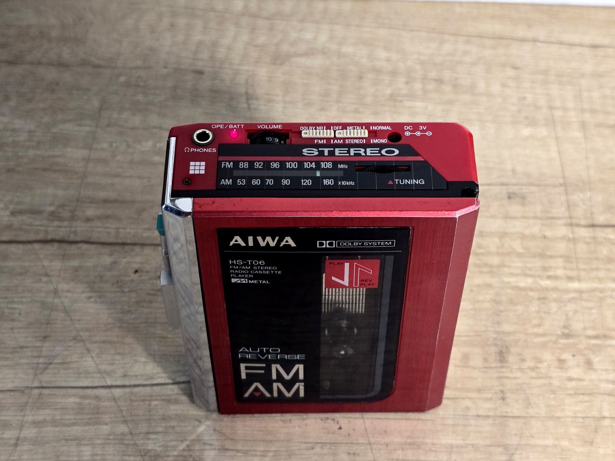 Walkman AIWA HS-T06, radio casetofon retro portabil, de colectie