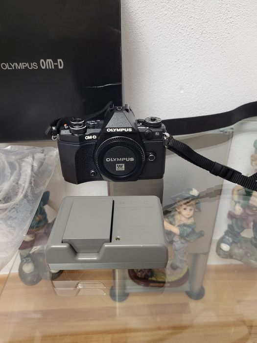 Aparat foto OLYMPUS OM-D E-M5II La cutie