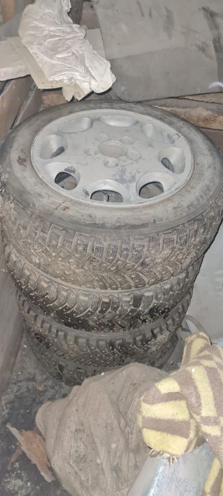 Продам шины michelin R15 195/60 с дисками