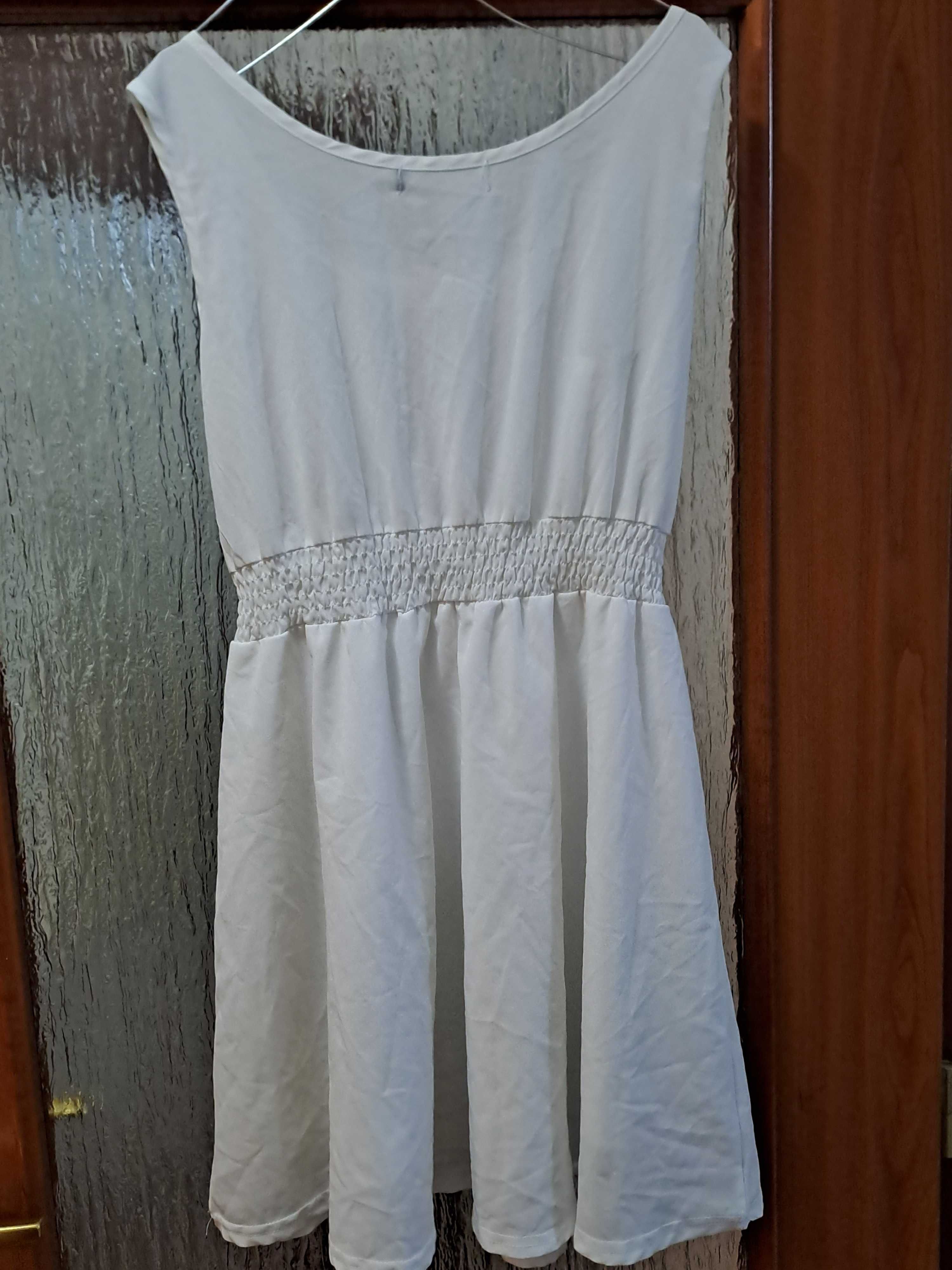 Бяла рокля размер М