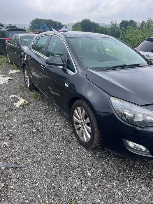 Dezmembrari Astra j 1.7cdti cod A17DTE cutie 6 trepte