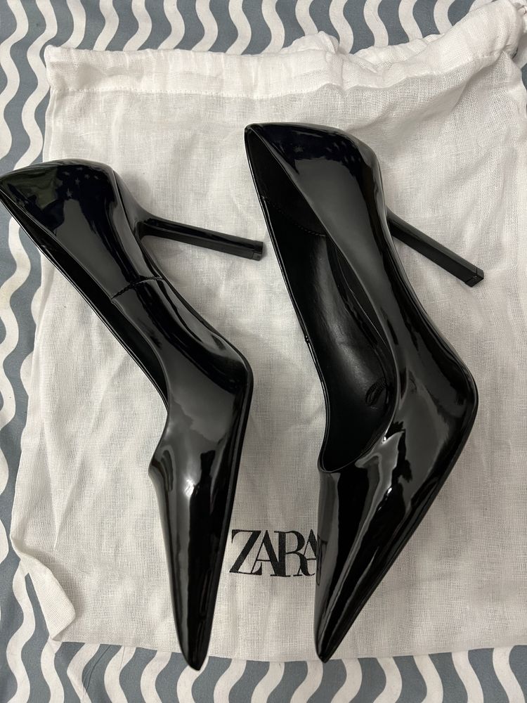 Pantofi cu toc Zara