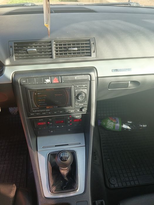 Vând Audi A4 B7 SLine interior și exterior 4x4 2.0 TDi manual 6+1