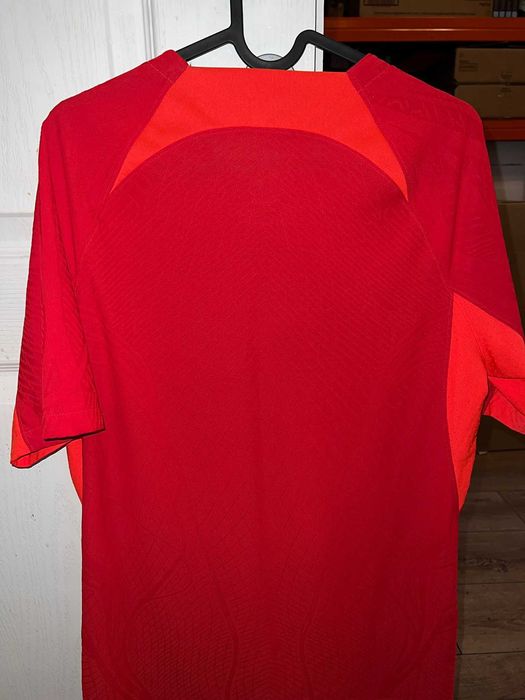 Tricou FCSB sezon 2024/2025 – mărimea M (2 bucăți disponibile)