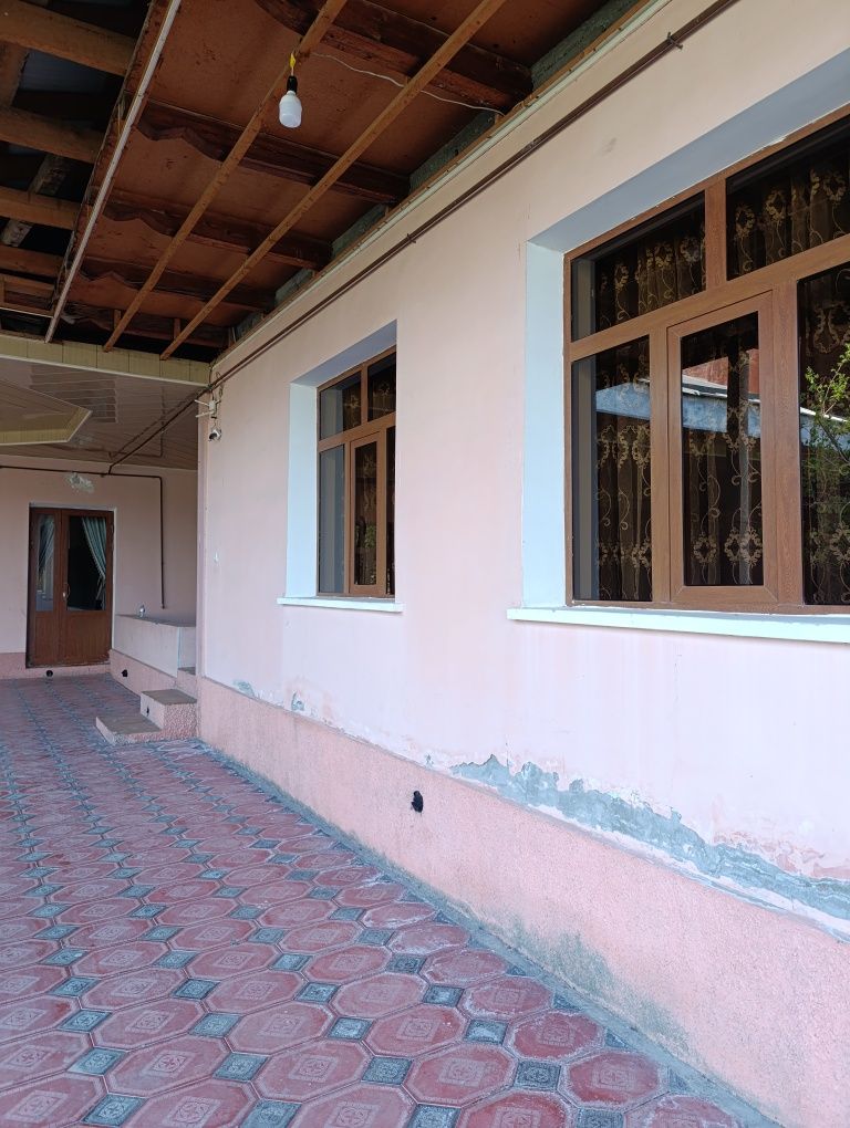 Продаётся двух этажный дом в Самарканде чархине