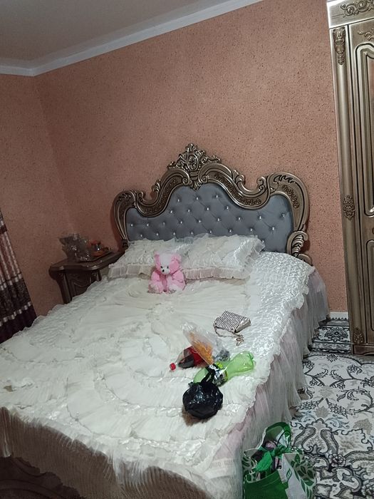 Mebel komplekt sotiladi. 1 oldin olingan. Yangi 1 yil bolgan.