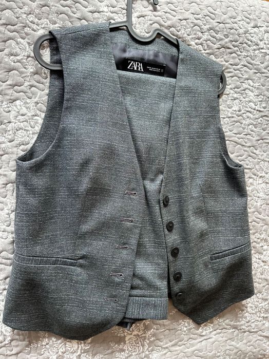 Комплект от елек и панталон