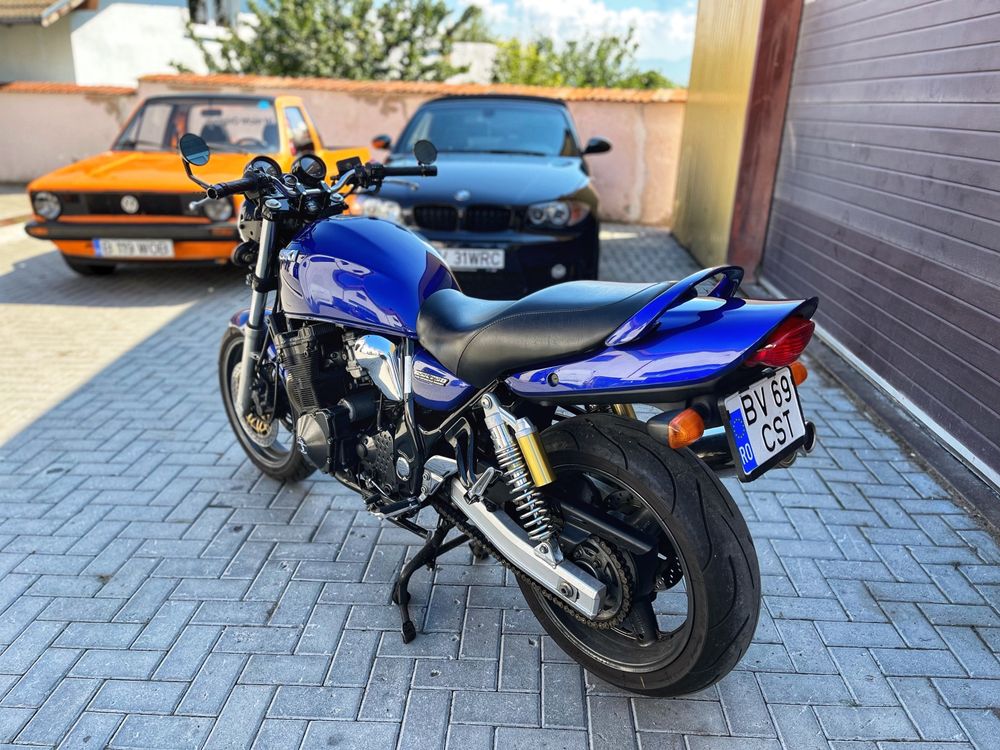 Suzuki GSX 750 Inazuma AE