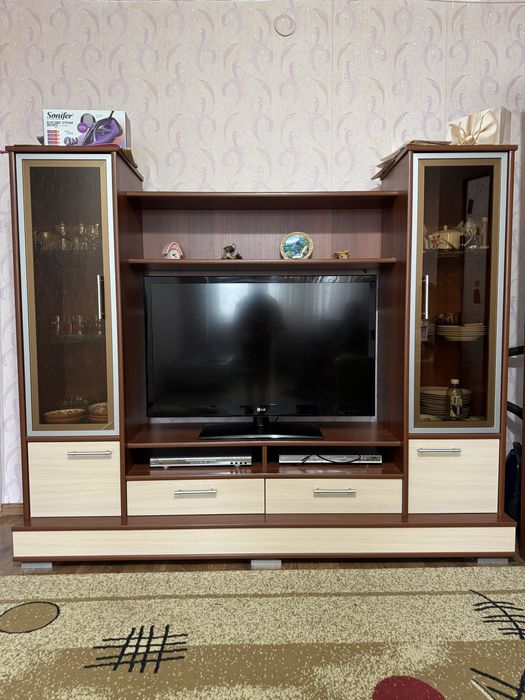 Продам Стенку для зала