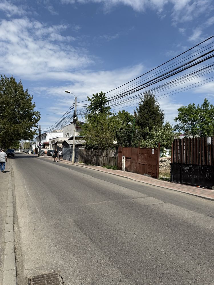 Blvd. Theodor Pallady - str. Drumul Lunca Jariștei 43A - casa+teren !