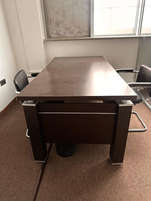 Проданы стулья, ничего не осталься