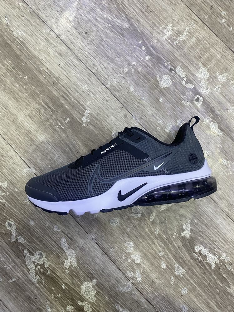 Качественные беговые кроссовки Nike ZoomX Smiley