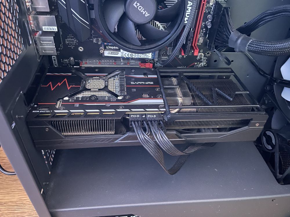 Gaming PC: AMD Ryzen 3600 + Vega 56 8GB +16gb RAM +SSD m2 500 +hdd 1TB