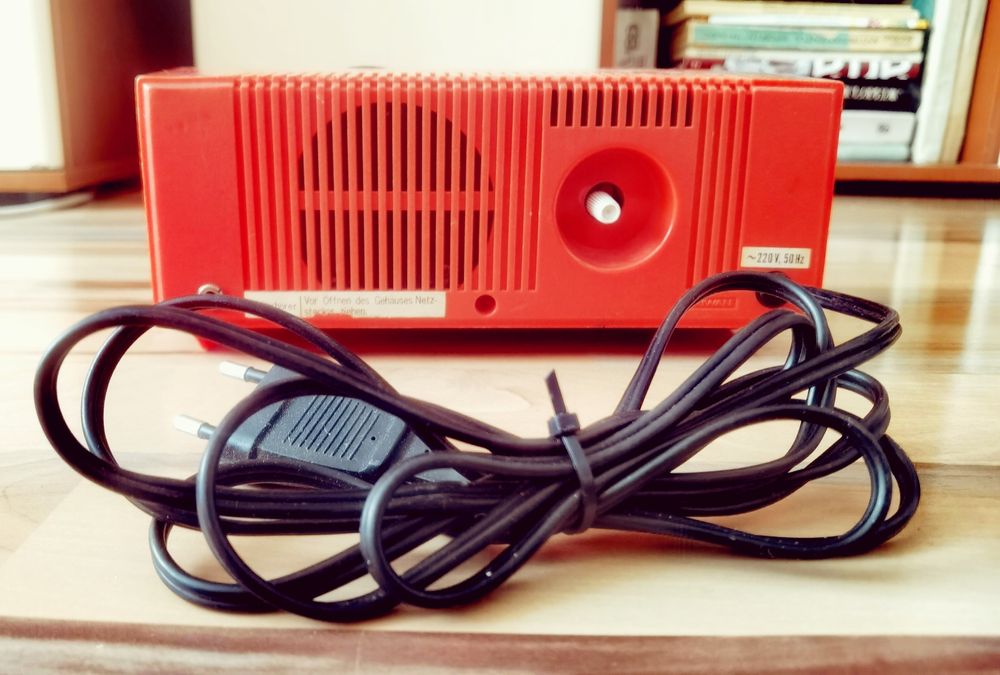 Radio cu ceas Universum retro vintage colecție anii 70 foarte rar