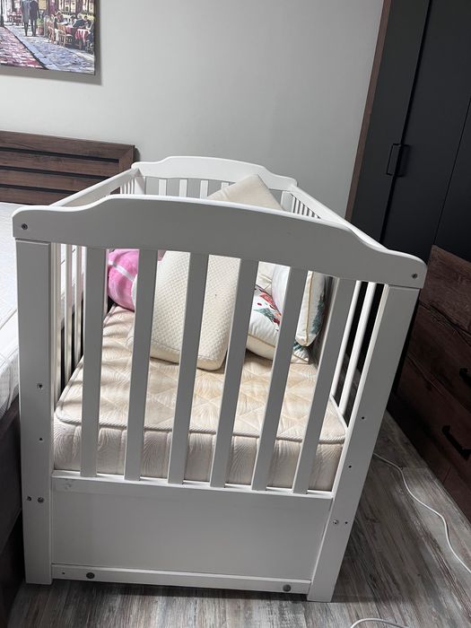 Подарявам бебешка кошара с матрак