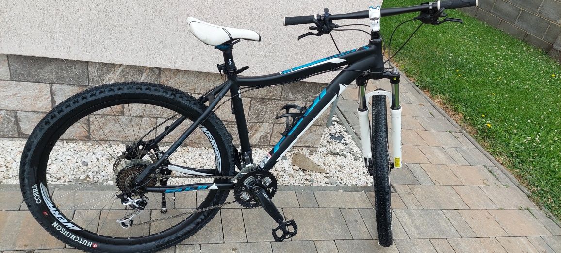 Vând Bicicleta Fuji Aluminiu roti 27,5,Frâne hidraulice,XT