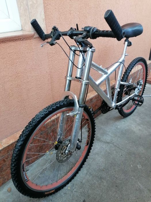 Bicicleta Mountain Bike buna si ieftina