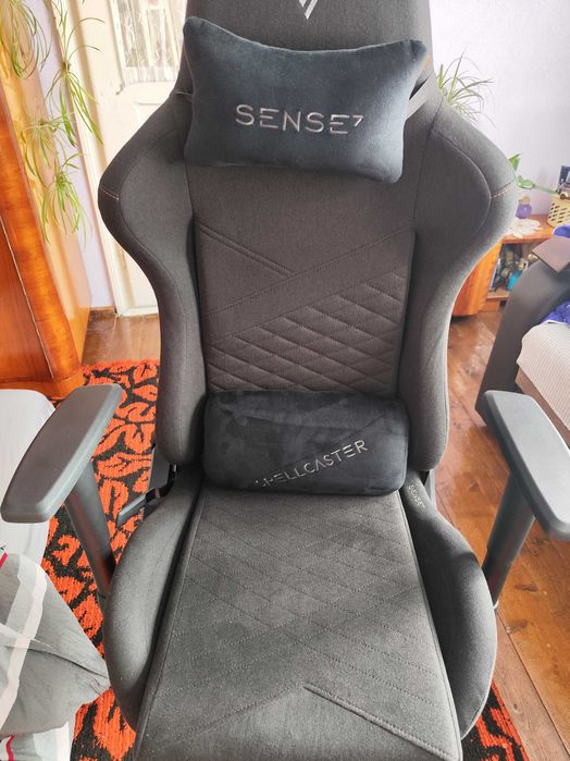 Scaun de gaming de vânzare, în stare foarte bună. În județul Covasna.