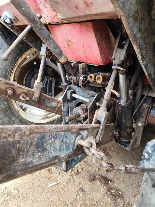 Tractor cu plug TO 445