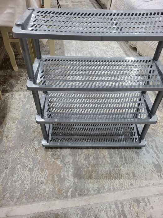 Продается подставка для обуви в отличном хорошеем состоянии.