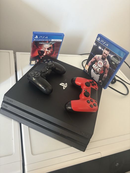 Ps4 pro 1tb 2 manete  + jocuri curatat de curand