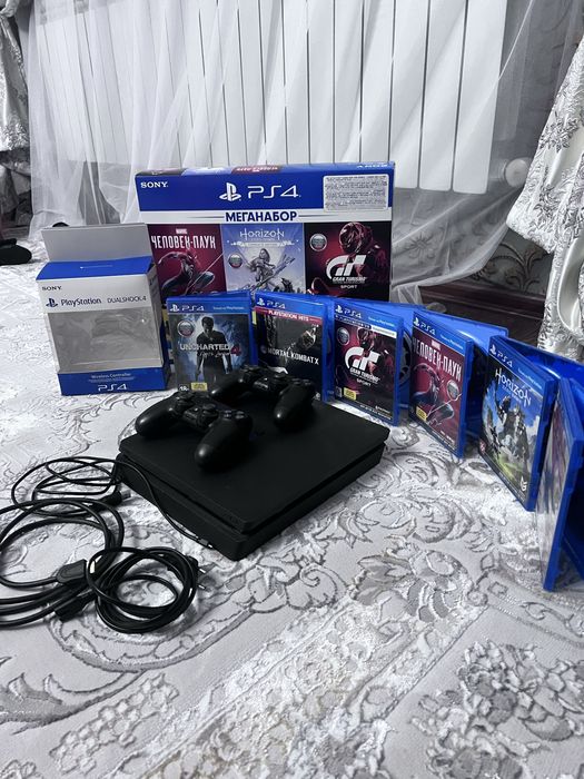 Plastation 4 slim 1Tb
