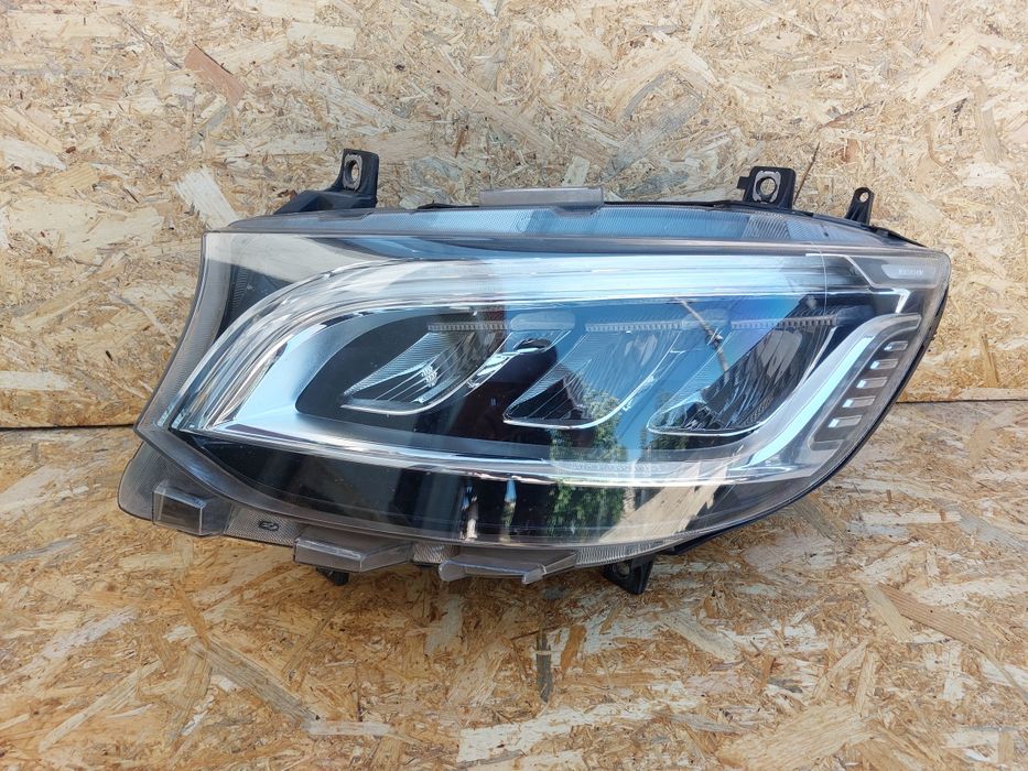 Far stanga grila aripa stanga mercedes sprinter w907 w910 full led