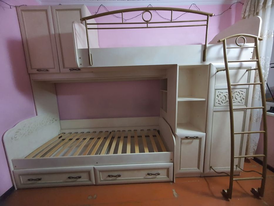 Мебель продам  двухярусная детская кровать
