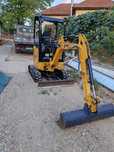 Inchiriez miniexcavator cu picon si operator Execut lucrări