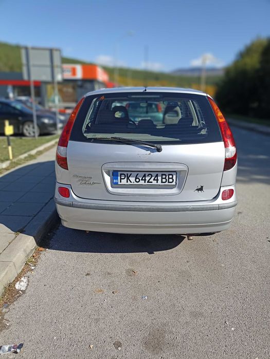 Nissan Almera Tino