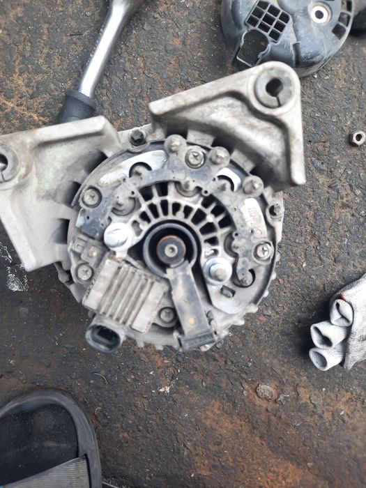 Genirtor coblt jentra.