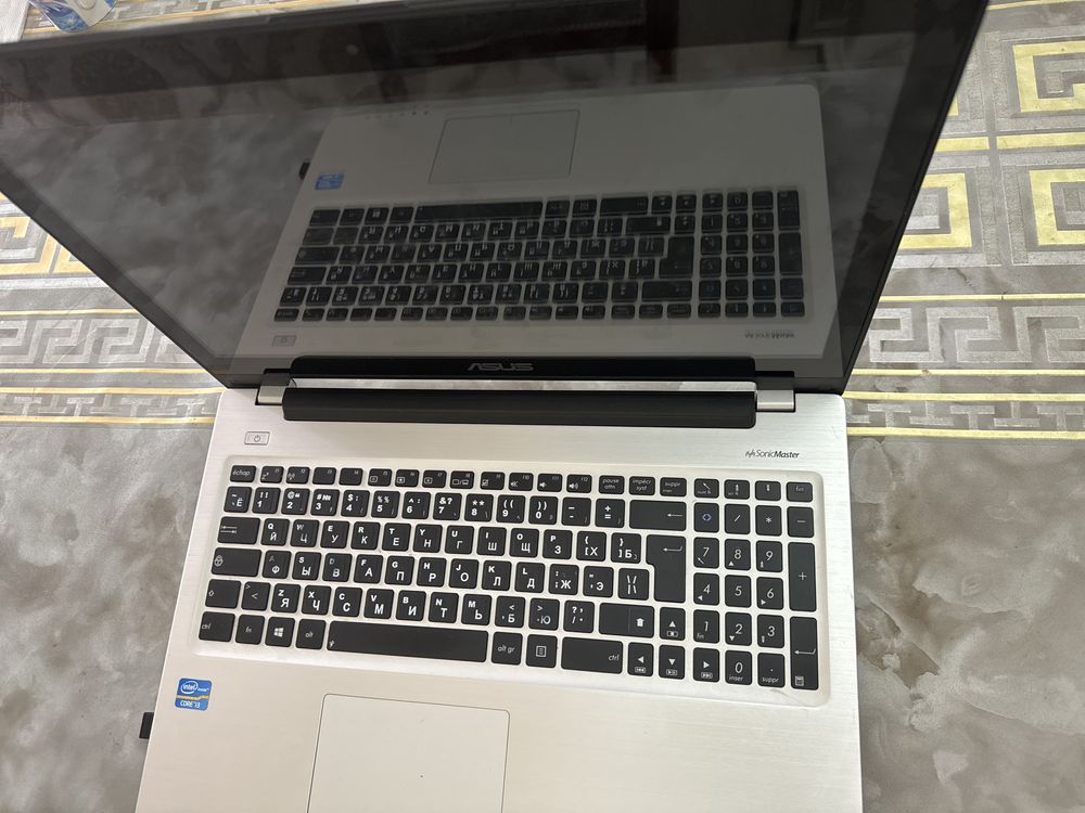 Ноутбук ASUS сотилади.  Сенсор.Холати ало даражада.