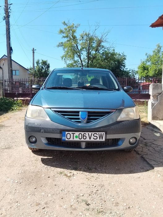 Vând Dacia Logan