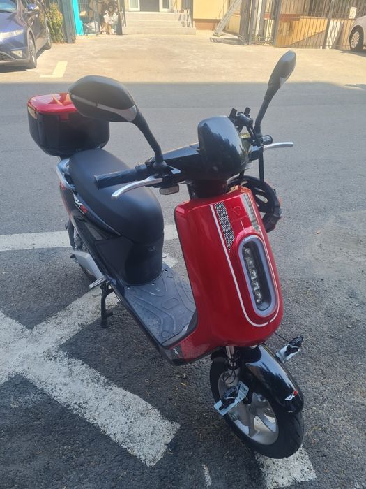 Vând scuter electric