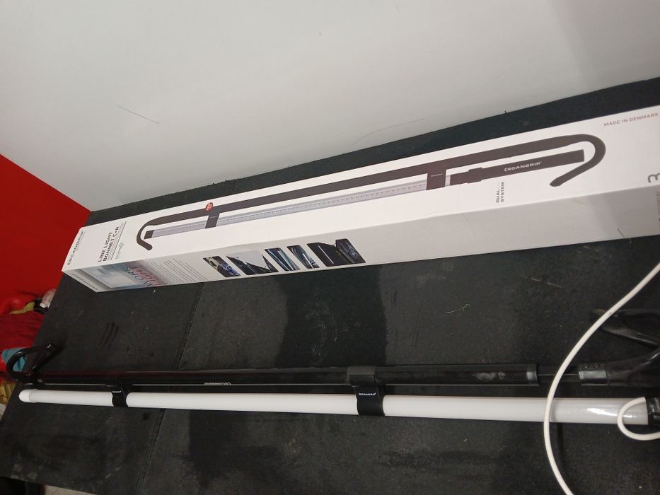 телескопична стойка за лампа