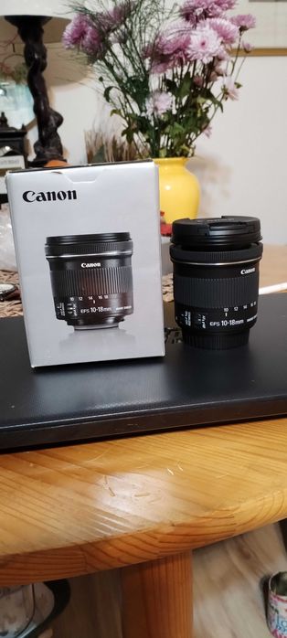 obiectiv Canon EFS 10 - 18 mm cu stabiliz image, focus manual/automat
