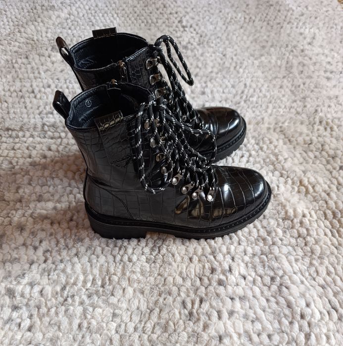 Ghete piele lăcuită 37 Pretty Little thing