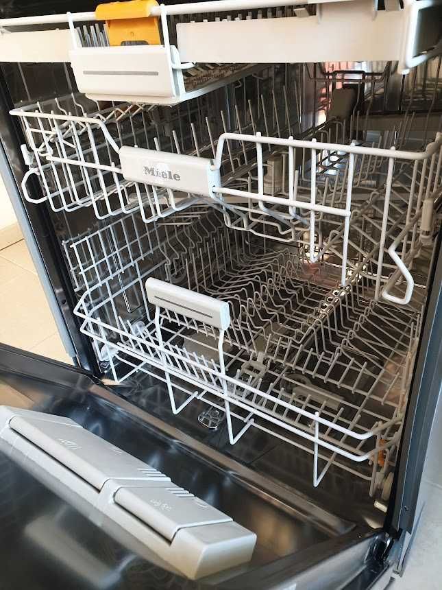 Инокс - Miele Съдомиялна - 14 Комплекта - Частично Вграждане - 60см