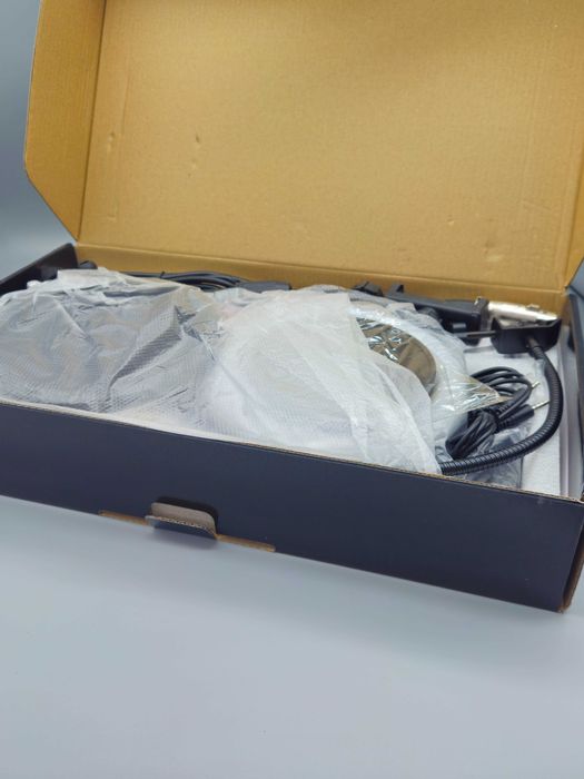 Професионален комплект студиен микрофон звукова карта,V8S, стойка и др