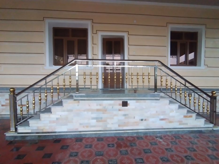 Перила из нержавейка ограждение лестница поршень. Zinalar uchun to'siq