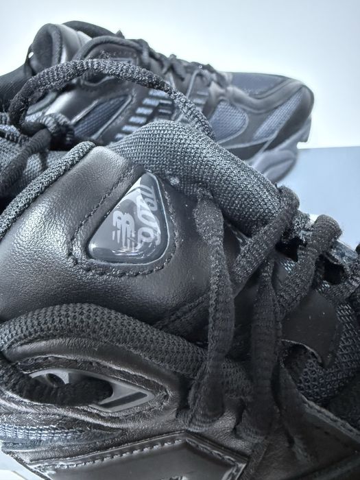 Adidasi New Balance 9060 marimea 43 noi, originali