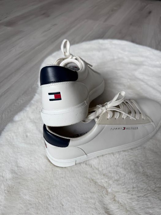 Teneși Tommy Hilfiger marimea 41