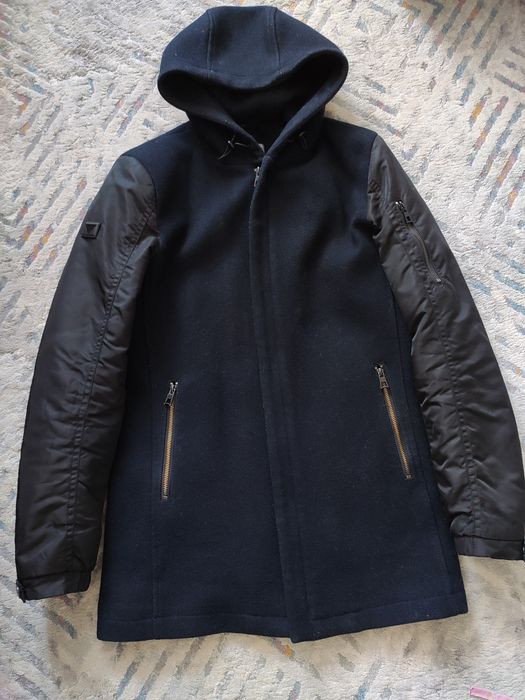 Продам мужское пальто с капюшоном  демисезон