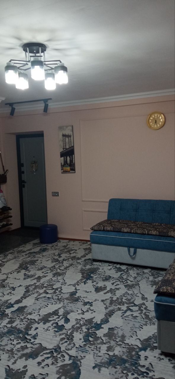 Продаю 2х комнатную квартиру в центре