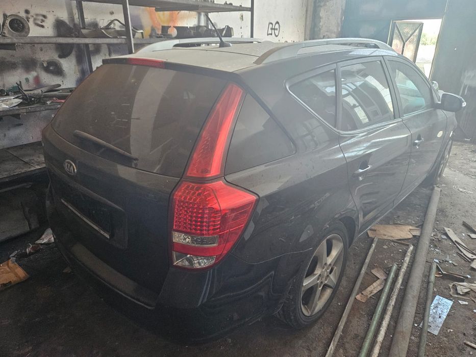 Kia, Ceed, 2010] – avariată frontal, motor funcțional