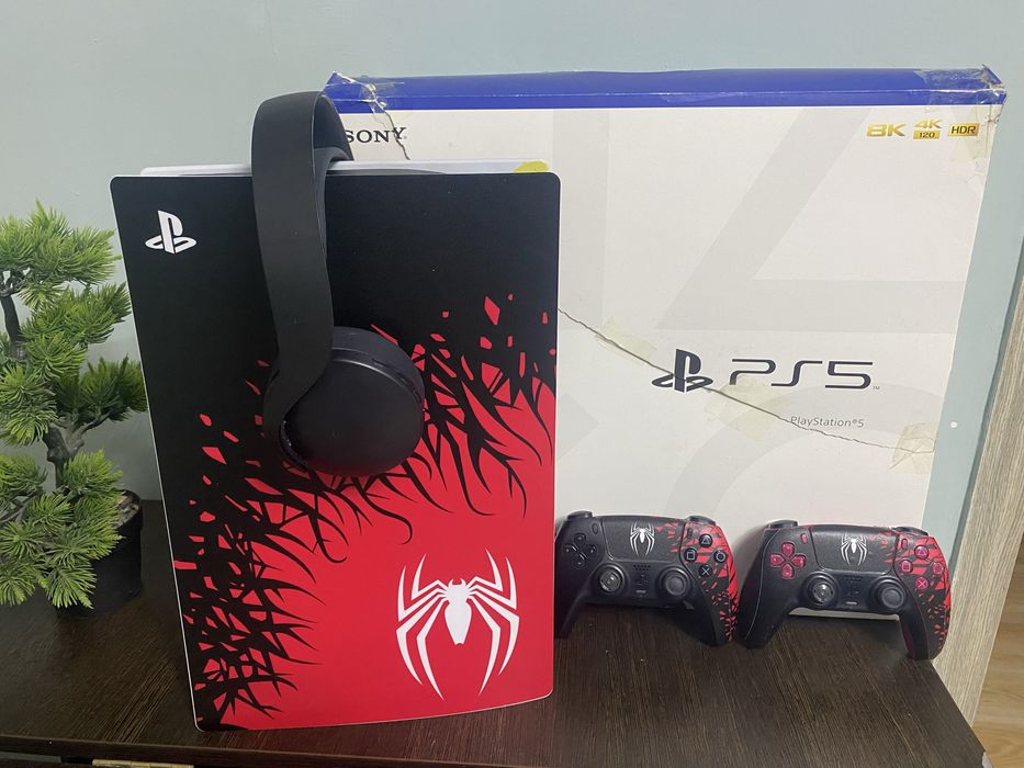 Playatation 5 + 900 игр. С дисководом Ps5. Пс5. Плэйстэйшн 5 Приставка